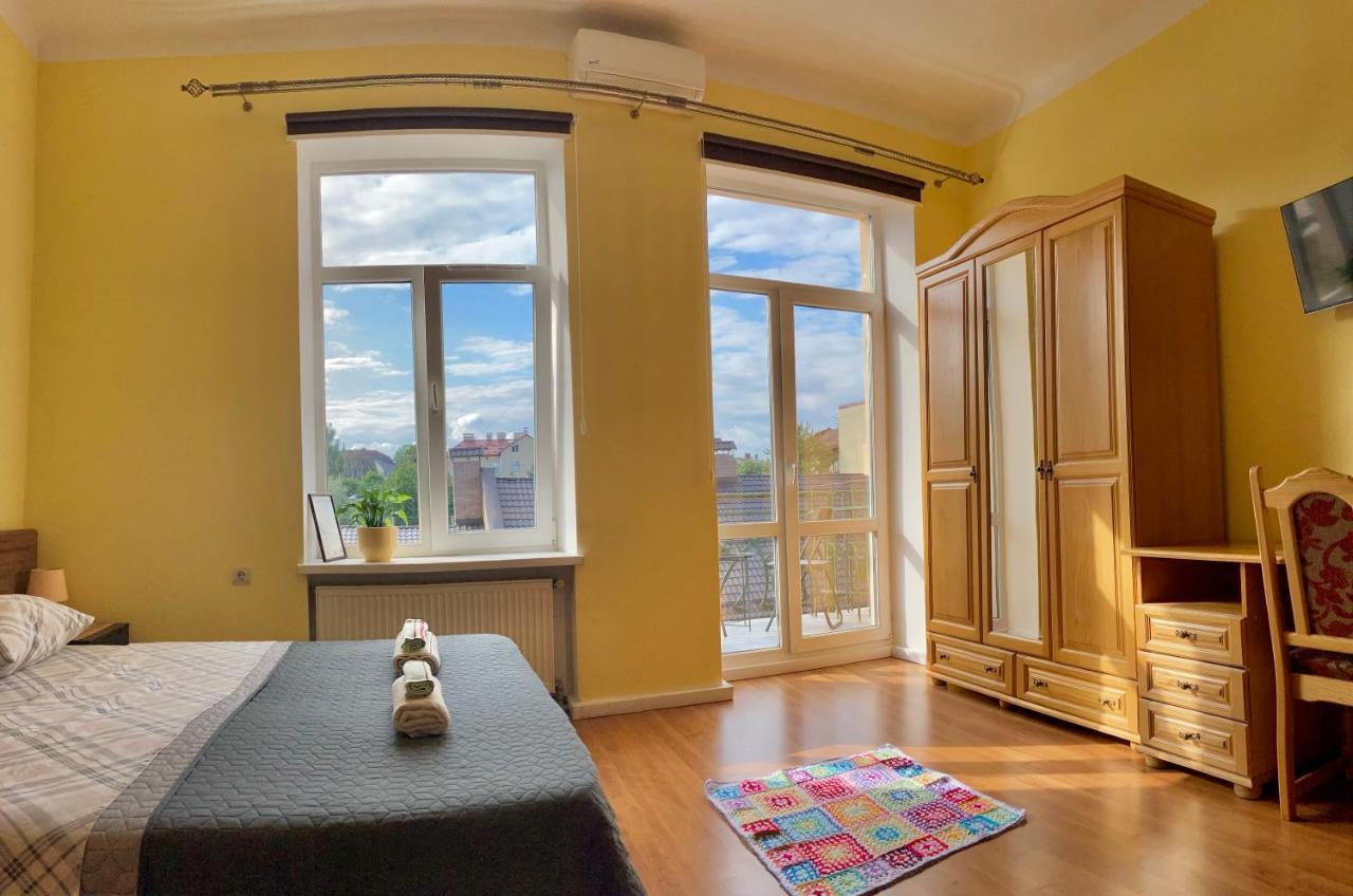 Dimitris Apartment Lviv Extérieur photo